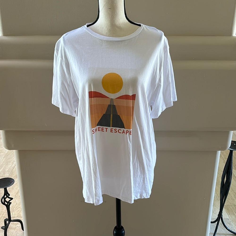 Charlie Holiday Oversized White Graphic Tee. Size 4. Excellent Condition. White